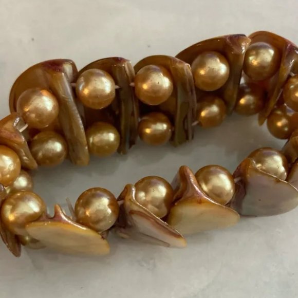 Bracelets - Picture 1 of 3